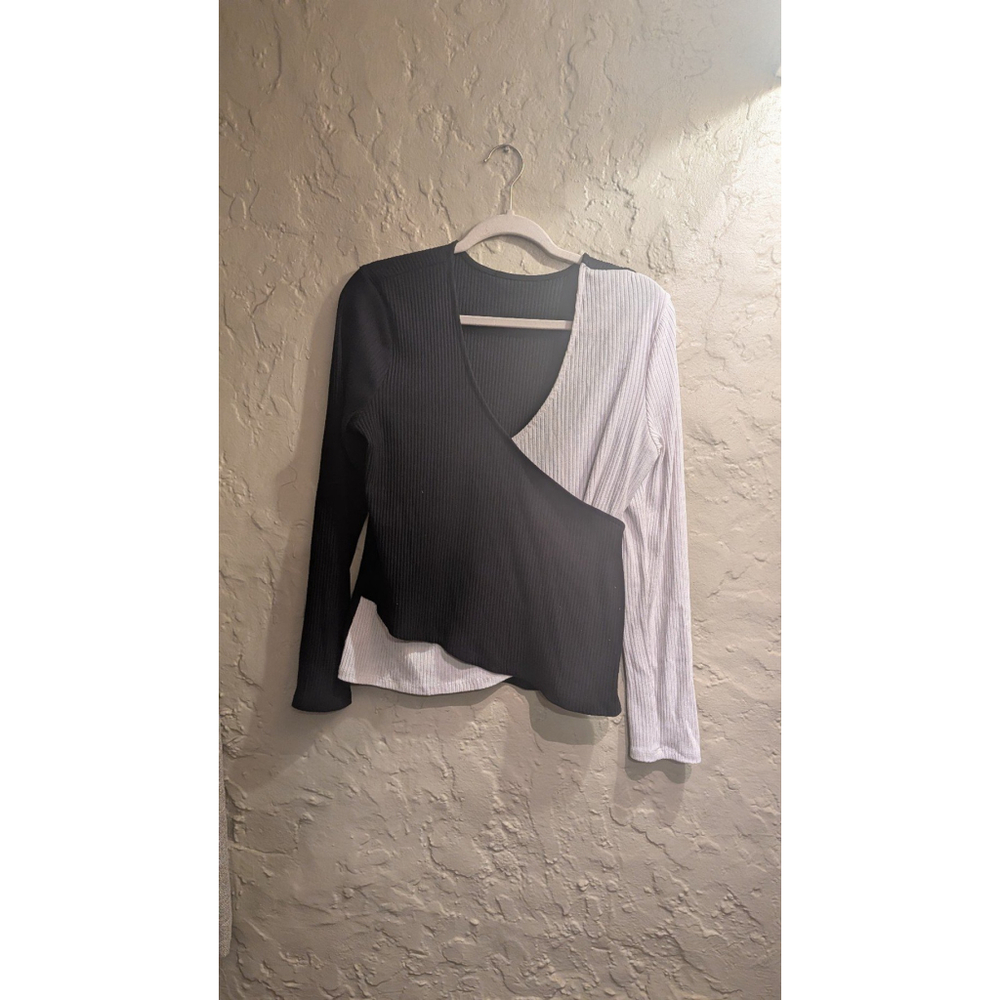 Black & White Colorblock Ribbed Wrap Top – Size Large - Picture 2 of 3